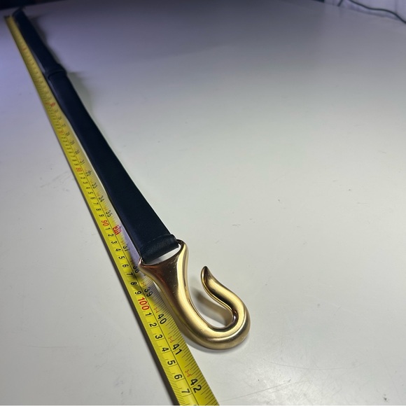 Vintage Chico’s Women’s Brown Leather Belt with Gold Hook Clasp Buckle. Size M/L - Picture 3 of 10